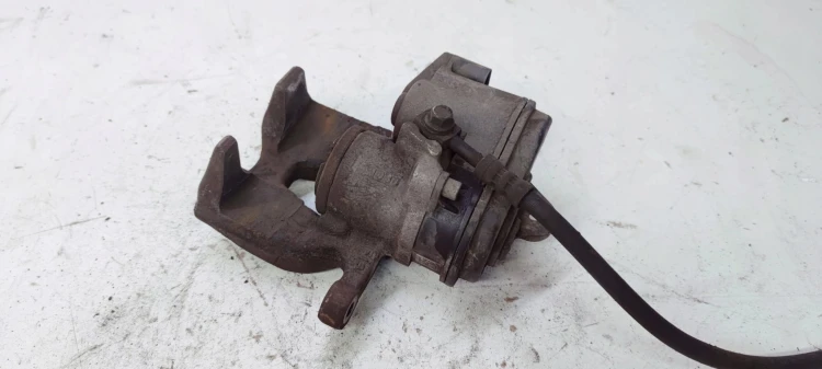 ZACISK HAMULCOWY LEWY AUDI A4 B9 A5 8W0615405AA