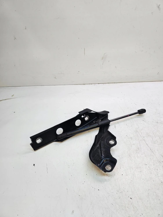 ZAWIAS MASKI PRAWY AUDI A6 C7 A7 4G 4G8823302E