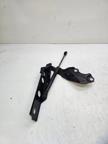 ZAWIAS MASKI PRAWY AUDI A6 C7 A7 4G 4G8823302E