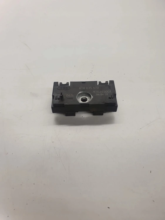 FILTR PRZECIWZAKŁÓCENIOWY AUD A4 B8 A5 8T0035570