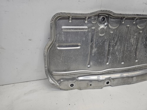 OSŁONA TERMICZNA PODWOZIA AUDI A3 8V A3 8Y SPORTBACK 5Q0825701E