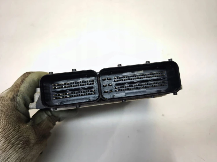 KOMPUTER STEROWNIK SILNIKA AUDI SEAT SKODA 2.0 TDI 03L906018HS 03L906018HR