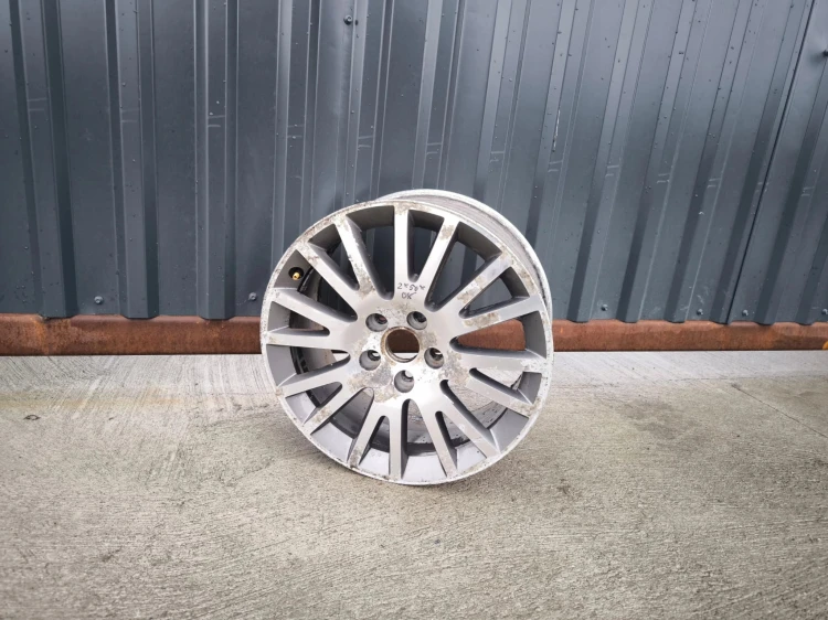 FELGA ALUMINIOWA AUDI A3 A4 A6 VW SKODA 7.5J R17 ET56 8P0601025BE Z*50* OK