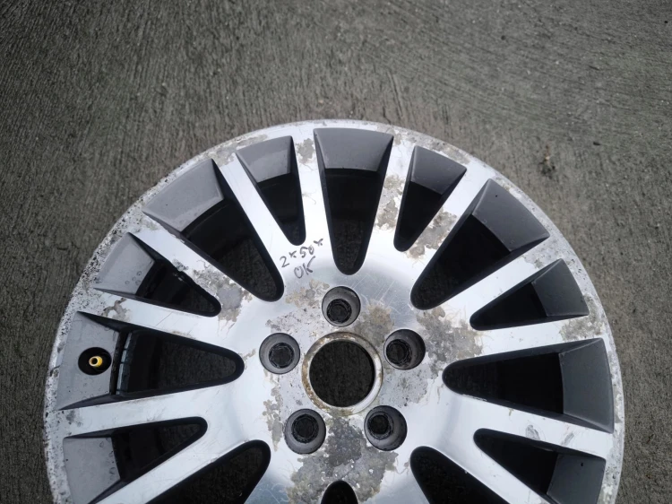 FELGA ALUMINIOWA AUDI A3 A4 A6 VW SKODA 7.5J R17 ET56 8P0601025BE Z*50* OK