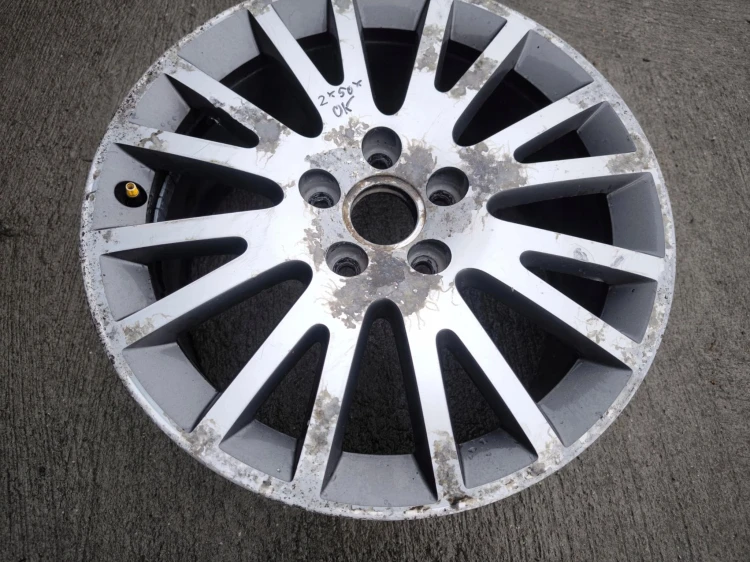 FELGA ALUMINIOWA AUDI A3 A4 A6 VW SKODA 7.5J R17 ET56 8P0601025BE Z*50* OK