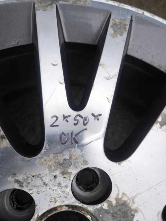 FELGA ALUMINIOWA AUDI A3 A4 A6 VW SKODA 7.5J R17 ET56 8P0601025BE Z*50* OK