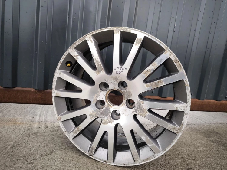 FELGA ALUMINIOWA AUDI A3 A4 A6 VW SKODA 7.5J R17 ET56 8P0601025BE Z*50* OK