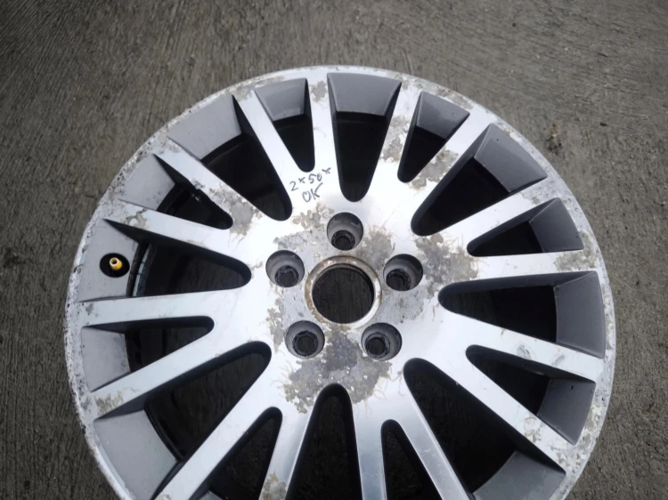 FELGA ALUMINIOWA AUDI A3 A4 A6 VW SKODA 7.5J R17 ET56 8P0601025BE Z*50* OK