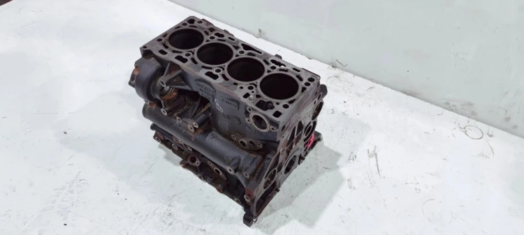 BLOK SILNIKA AUDI A4 B9 A5 DEU 2.0 TDI 03N023A
