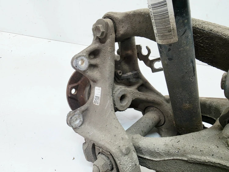 ZWROTNICA PIASTA WAHACZE PRAWY TYŁ AUDI A6 C7 A7 Q5 8R0505312F 4G0505432E
