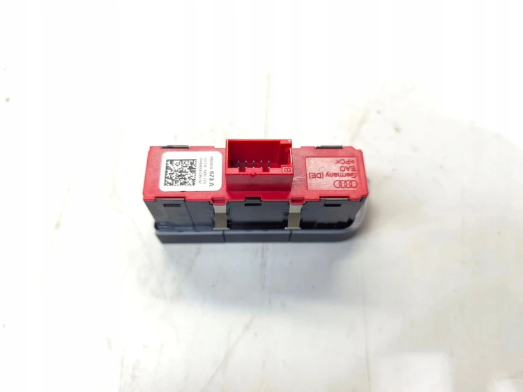 WŁĄCZNIK PRZEŁĄCZNIK OGRZEWANIA FOTELI SZYBY ESP AUDI A1 8X 8X0959673A