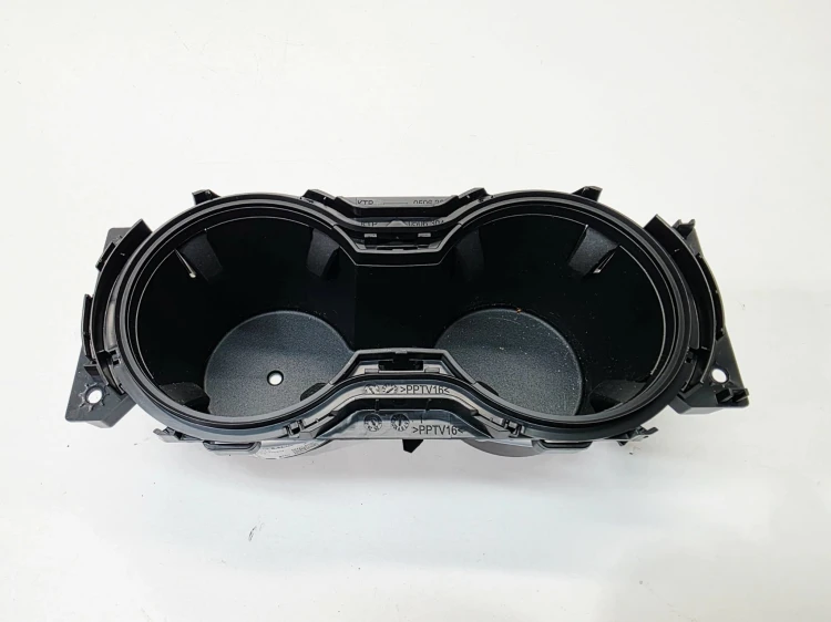 UCHWYT NA KUBKI AUDI A3 8Y 8Y0862533C