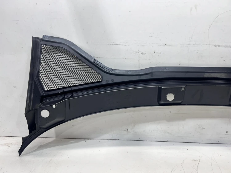 PODSZYBIE PLASTIKOWE AUDI A3 8Y 8Y2819403 ANGIELSKIE