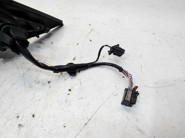 LUSTERKO ZEWNĘTRZNE LEWE ASYSTENT AUDI A6 C7 12+2 PIN LZ7S UK