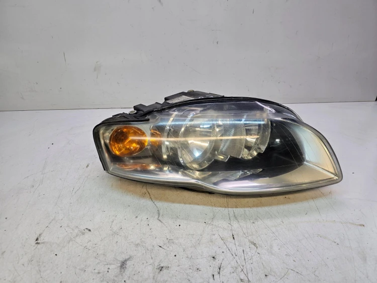 REFLEKTOR PRAWY AUDI A4 B7 8E0941004AJ EUROPA
