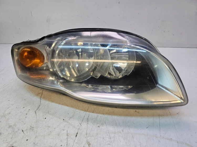 REFLEKTOR PRAWY AUDI A4 B7 8E0941004AJ EUROPA