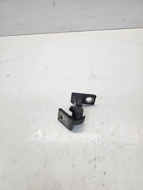 ZAWIAS DRZWI LEWY AUDI A1 8X Q3 8U A3 8V 8X0831403A