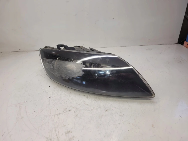 REFLEKTOR PRAWY ZWYKŁY AUDI Q7 4L 4L0941004K UK