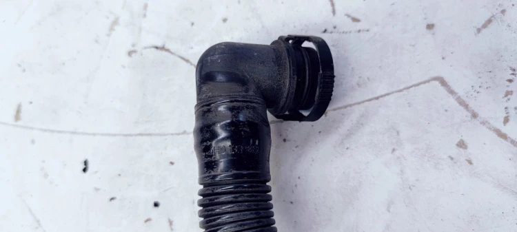 RURA WĄŻ POWIETRZA AUDI A8 D4 4H0133889D