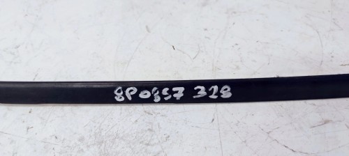 LISTWA ZGARNIAJĄCA SZYBY PRAWA AUDI A3 8P0854328