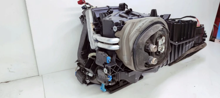 NAGRZEWNICA AUDI A3 8P LIFT 8P1820003M