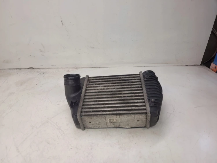 CHŁODNICA INTERCOOLER AUDI A6 C6 2.0 4F0145805AD