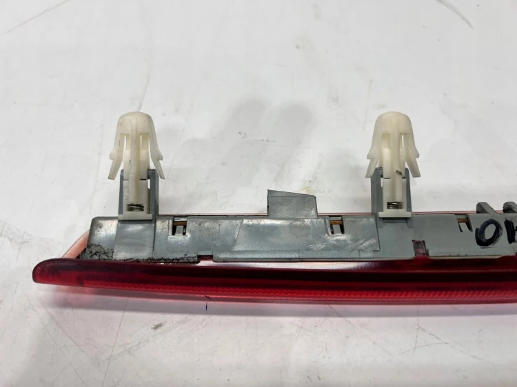 ŚWIATŁO STOP STOPU TRZECIE AUDI A3 8P LIFT 5-D 8P4945097B