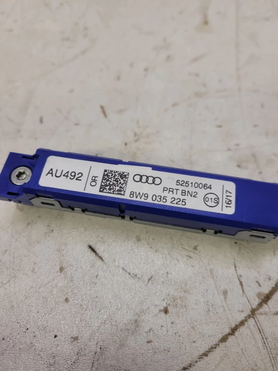 WZMACNIACZ ANTENOWY AUDI A4 B9 A5 F5 8W9035225