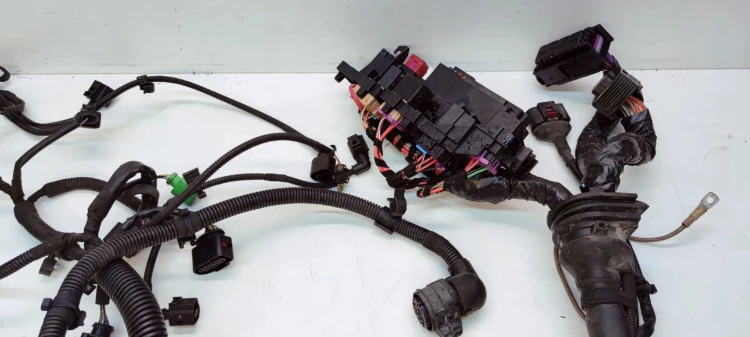 WIĄZKA SILNIKA AUDI A4 B8 A5 8T 1.8 TFSI 8K1971072FD