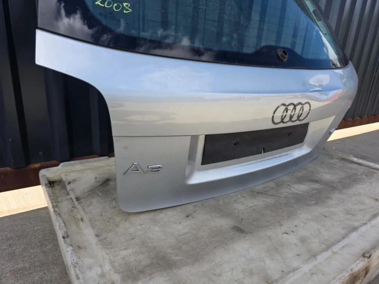 KLAPA TYŁ AUDI A3 8P 3-DRZWI 2003-2011 BEZ KOROZJI LX7W !!!