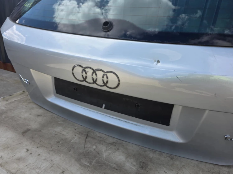 KLAPA TYŁ AUDI A3 8P 3-DRZWI 2003-2011 BEZ KOROZJI LX7W !!!