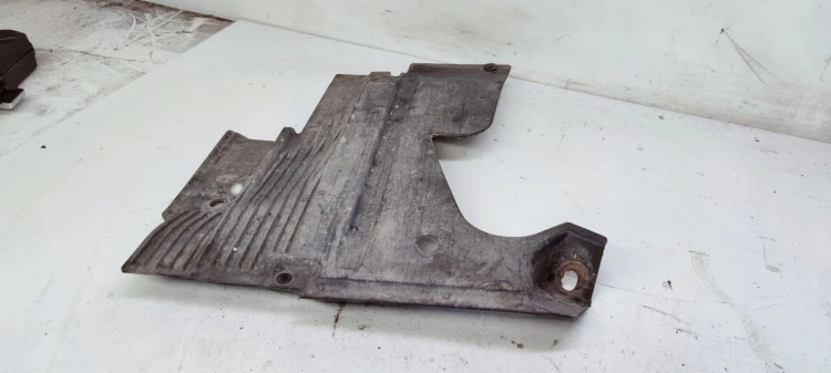 OSŁONA PODWOZIA TYŁ AUDI A6 C6 4F0825216F *1*