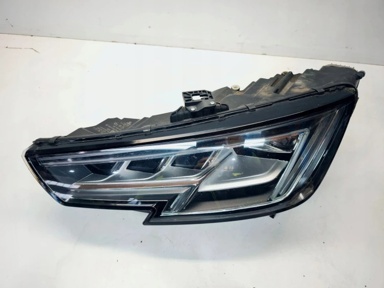 REFLEKTOR LAMPA LEWY PRZÓD MATRIX AUDI A4 B9 8W0941035 EUROPA