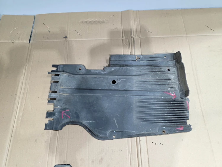 OSŁONA PŁYTA PODWOZIA LEWY TYŁ MAŁA AUDI A4 B8 A5 8T 8K0825215H 88/26