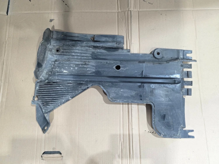 OSŁONA PŁYTA PODWOZIA PRAWY TYŁ AUDI A4 B8 A5 8T 8K0825216F 3/26