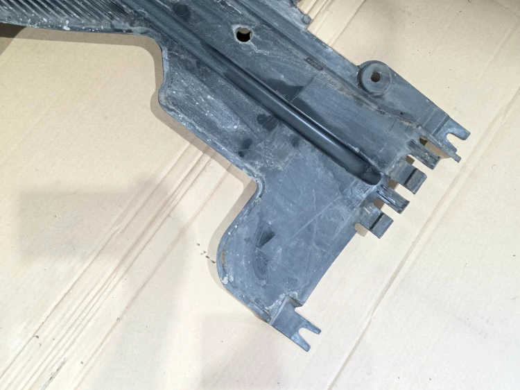 OSŁONA PŁYTA PODWOZIA PRAWY TYŁ AUDI A4 B8 A5 8T 8K0825216F 3/26