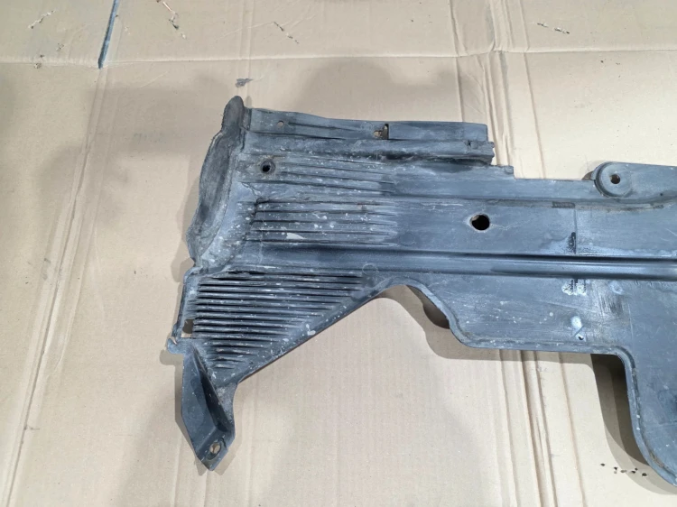 OSŁONA PŁYTA PODWOZIA PRAWY TYŁ AUDI A4 B8 A5 8T 8K0825216F 3/26