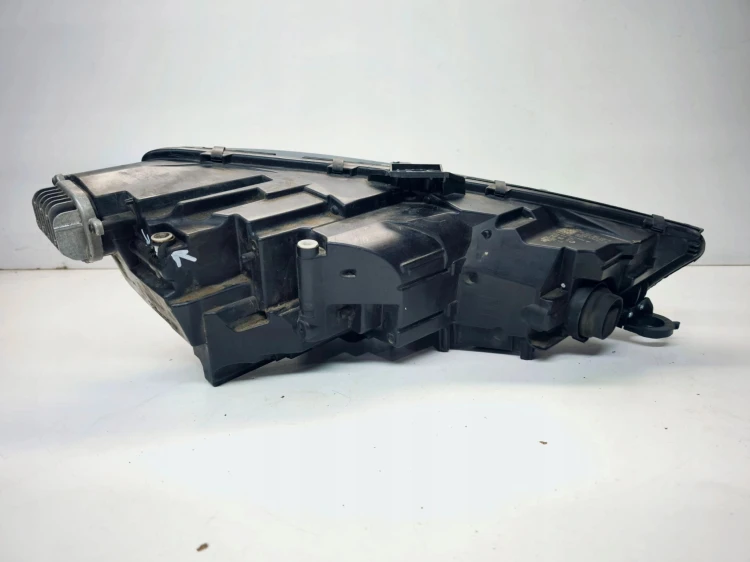 REFLEKTOR LAMPA LEWY PRZÓD MATRIX AUDI A4 B9 8W0941035 EUROPA