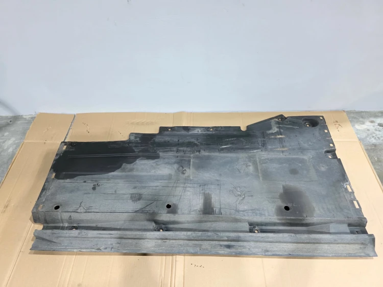 OSŁONA PŁYTA PODWOZIA PRAWA DUŻA AUDI A4 B8 A5 8T 8K0825208D 1/26