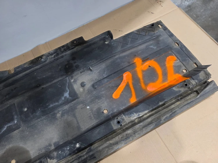 OSŁONA PŁYTA PODWOZIA PRAWA DUŻA AUDI A4 B8 A5 8T 8K0825208D 1/26