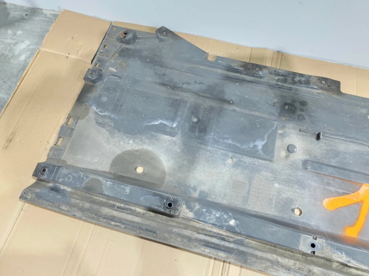 OSŁONA PŁYTA PODWOZIA PRAWA DUŻA AUDI A4 B8 A5 8T 8K0825208D 1/26