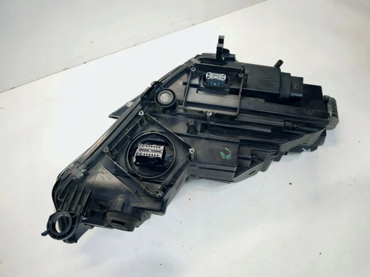 REFLEKTOR LAMPA LEWY PRZÓD MATRIX AUDI A4 B9 8W0941035 EUROPA
