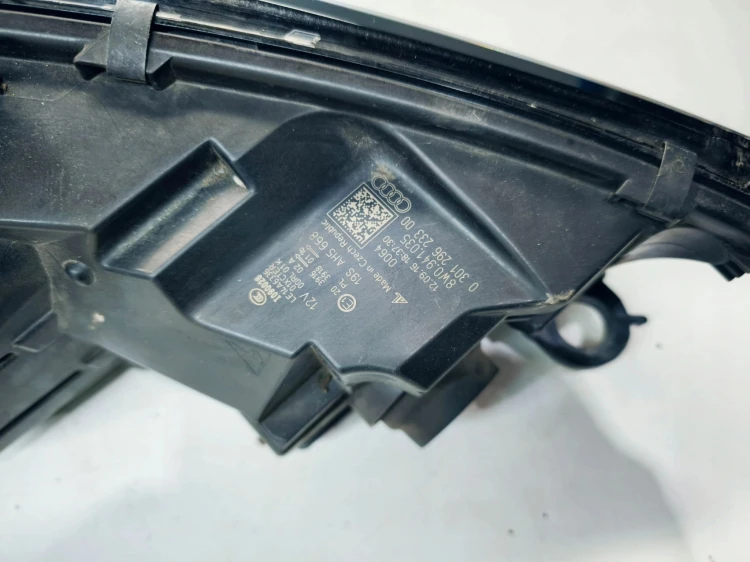 REFLEKTOR LAMPA LEWY PRZÓD MATRIX AUDI A4 B9 8W0941035 EUROPA