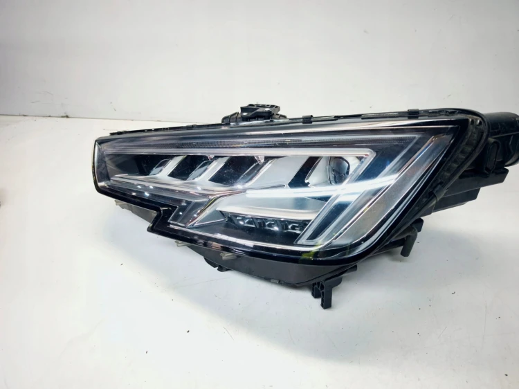 REFLEKTOR LAMPA LEWY PRZÓD MATRIX AUDI A4 B9 8W0941035 EUROPA