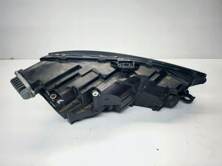REFLEKTOR LAMPA LEWY PRZÓD MATRIX AUDI A4 B9 8W0941035 EUROPA