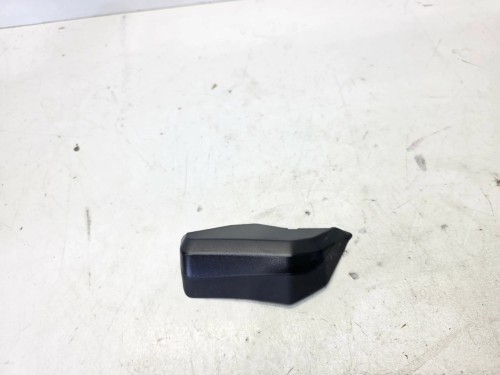 ZAŚLEPKA OSŁONA LAMPY LEWY TYŁ AUDI Q4 E-TRON 89E945255