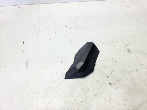 ZAŚLEPKA OSŁONA LAMPY PRAWY TYŁ AUDI Q4 E-TRON 89E945256