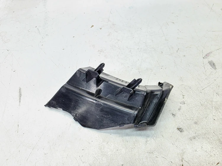 ZAŚLEPKA OSŁONA LAMPY LEWY TYŁ AUDI Q4 E-TRON 89E945253