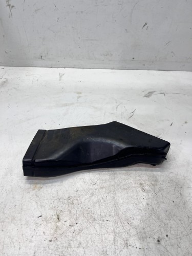 WLOT DOLOT POWIETRZA AUDI A4 B6 8E0129618G