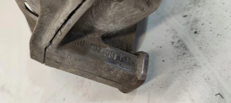PODUSZKA SILNIKA L P AUDI A4 B8 A5 8T 8K0199381KA